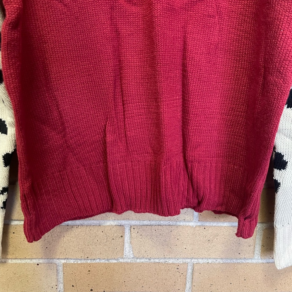 Red Sweater - Picture 4 of 4